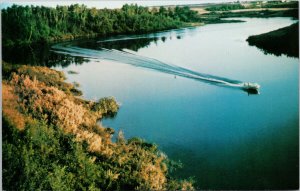 East Central Alberta Birdseye Boating Lakes Herb Zinger Castor AB Postcard E98