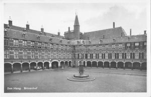 B105268 Netherlands Den Haag, Binnenhof Fountain