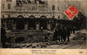 CPA L'ORAGE DU 15 JUIN a PARIS (8e) Éboulement Bd Haussmann (199905)