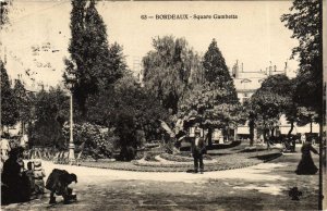 CPA Gironde BORDEAUX Square Gambetta jardin (982566)