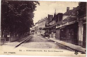 CPA NÉRIS-les-BAINS - Rue Boirot-Desseviers (262657)
