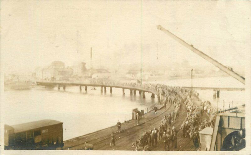 C-1918 Waterfront Pier Military WW1 Soldiers Embankment RPPC Photo Postcard 7568