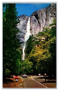 Upper and Lower Yosemite Falls Yosemite National Park CA UNP Chrome Postcard Z4