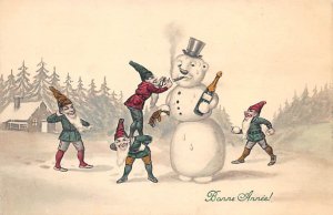 Elves building a snowman Snow Man PU Unknown 