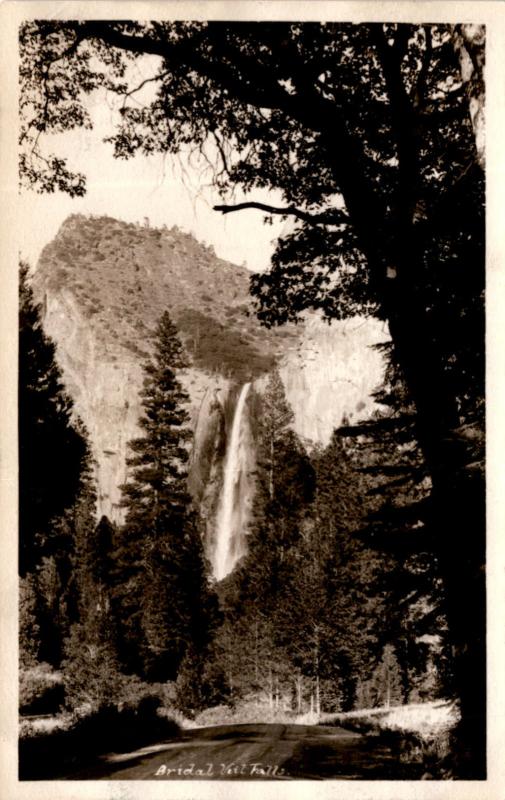 RPPC Postcard, Bridal Veil Fall, Yosemite National Park, Unposted 1940s  E06