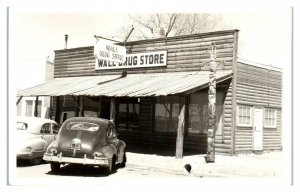 RPPC Wall Drug Store, Wall, SD Real Photo Postcard *6V(2)14