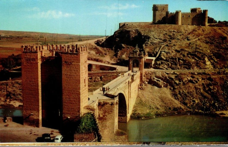 Spain Toledo Puente de Alcantara y castillo de San Servando