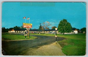 Churchill Motel, Gravenhurst, Muskoka, Ontario, Vintage Chrome Postcard