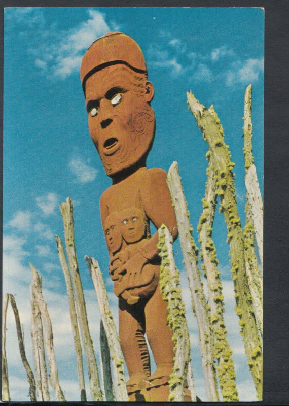 New Zealand Postcard - Maori Wood Carving    RR6763