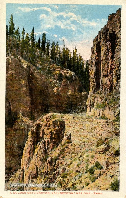 WY - Yellowstone National Park. A Golden Gate Canyon