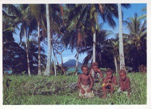 VINTAGE CONTINENTAL POSTCARD TOLAI CHILDREN WITH MOTHERVOLCANO BACK GROUND