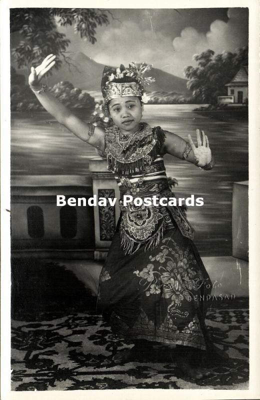 indonesia, BALI, Beautiful Native Legong Dancer Girl (1940s) Paris Foto RPPC (5)