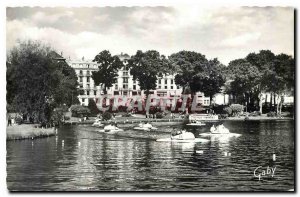 Postcard Modern Spa of Bagnoles of the Orne Orne Residence du Lac and Pedalos