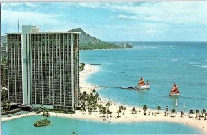 Postcard HOTEL SCENE Honolulu Hawaii HI AI9779