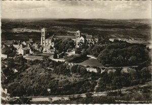 CPM VEZELAY Vue Aerienne - La Basilique et la Terrasse (1196213)