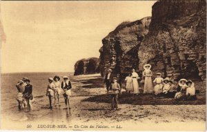 CPA Luc sur Mer Un coin des Falaises (1233915)