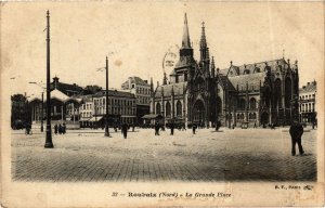 CPA Nord ROUBAIX La Grande Place Église (984003)