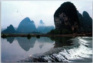 VINTAGE CHINA ILLUSTRATED STAMPED POSTCARD GUILING NATURAL WONDER SCENE #3 MAND