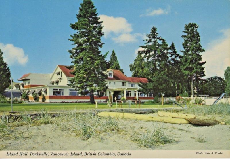 Island Hall Hotel Parksville BC (now location of Beach Club Resort) Postcard D22