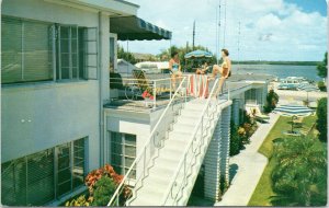 postcard - Clearwater FL - 4 Seasons Apartment Motel advert