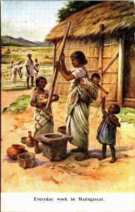 Africa Madagascar Everyday Work Mother and Children Vintage Postcard B138