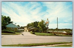 Starlight Motel, Mt Pleasant, Iowa, Vintage Chrome Postcard