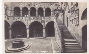 Italy Firenze Bargello Il cortile