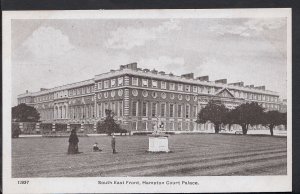 Middlesex Postcard - South East Front, Hampton Court Palace    RS2848
