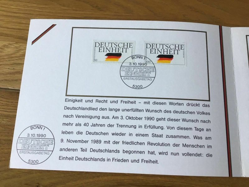 Brandenburg Gate Berlin Wall 1990 stamps card  Ref 55986 
