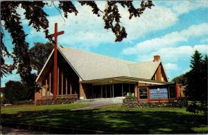 Church of the Redeemer, Episcopal Rochester NH c1970 Vintage Postcard O23