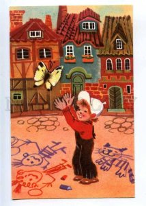 214506 RUSSIA Gvozdeva Cartoon Palle alone in the world butterfly old postcard