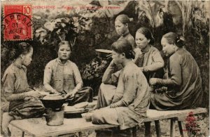 CPA AK INDOCHINA Saigon Le repas des Femmes VIETNAM (959228)