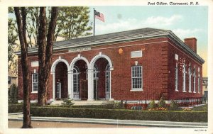 CLAREMONT, NH New Hampshire  POST OFFICE   Sullivan County  c1940's Postcard