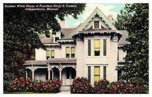 Postcard HOUSE SCENE Independence Missouri MO AQ6055