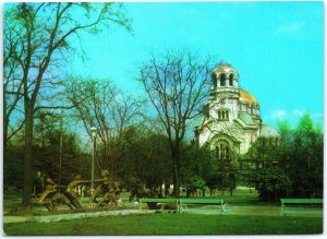 VINTAGE CONTINENTAL SIZE POSTCARD ALEXANDER NEVSKI CHURCH LOCATED SOFIA BULGARIA