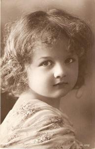 \Lovable Little Girl\  Nice Vintage Postcard