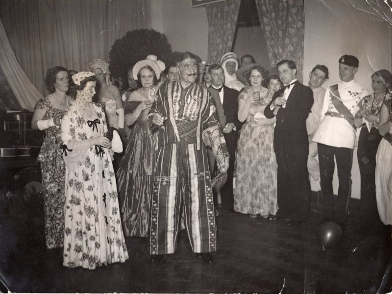 RAF Masked 1950 Army Fancy Dress Ball WW1 Pilot Retirement Press Photo