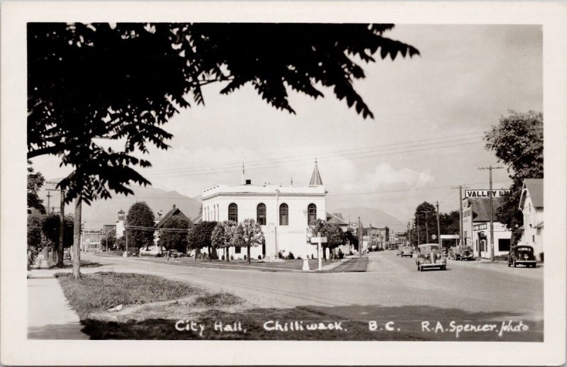 City Hall Chilliwack BC Fraser Valley Main & Yale Street Spencer RP Postcard H50