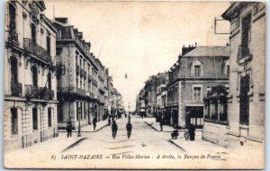 Rue Villès-Martin: On the right, the Banque de France - Saint-Nazaire, France