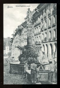 dc427 - BERN Switzerland 1910s Boys at The Fountain