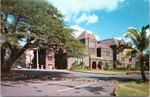 Postcard Hawaii Honolulu - Bernice P. Bishop Museum - exterior view