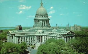 Postcard State Capitol Outstanding View Unique Construction Madison Wisconsin