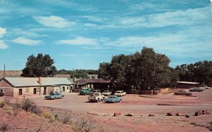 Justin's Thunderbird Trading Post/Lodge Chinle AZ Roadside '60s Vintage Postcard