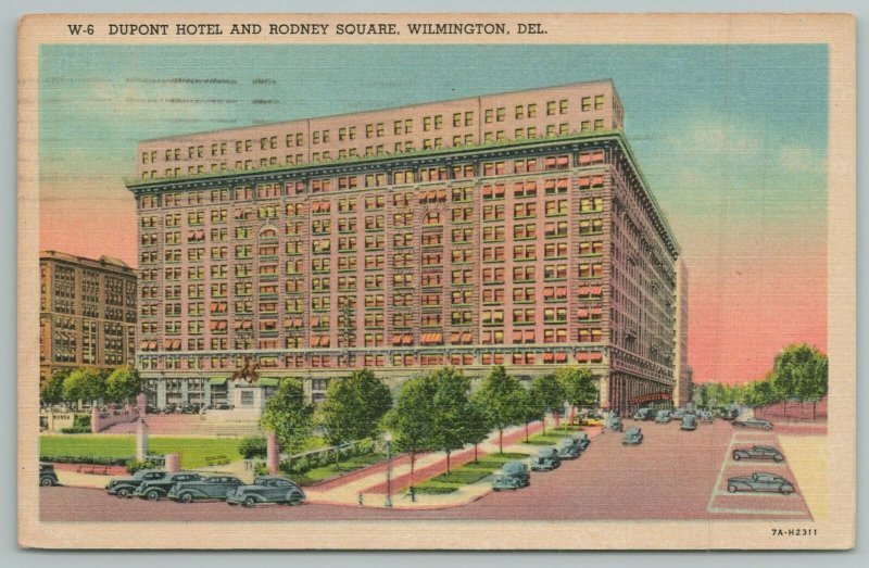 Wilmington Delaware~Dupont Hotel And Rodney Square~1940s Linen Postcard