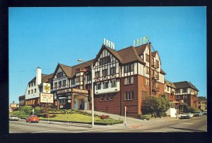 Eureka, California/CA Postcard,  Eureka Inn, Tudor Style, Old Cars