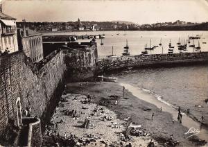 BR52294 Saint malo la plage du mole vue de la Hollende       France