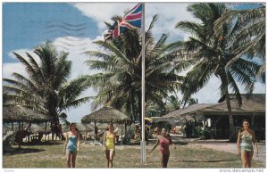 Beach, Women in Bathing Suits, NASSAU, Bahamas, 40-60´