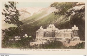 RP; BANFF , Alberta , Canada , 20-40s ; Banff Springs Hotel