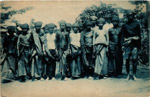 PC CPA SINGAPORE, NATIVE GROUP, VINTAGE POSTCARD (b4350)