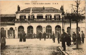 CPA CREIL - Place de la Gare (259396)